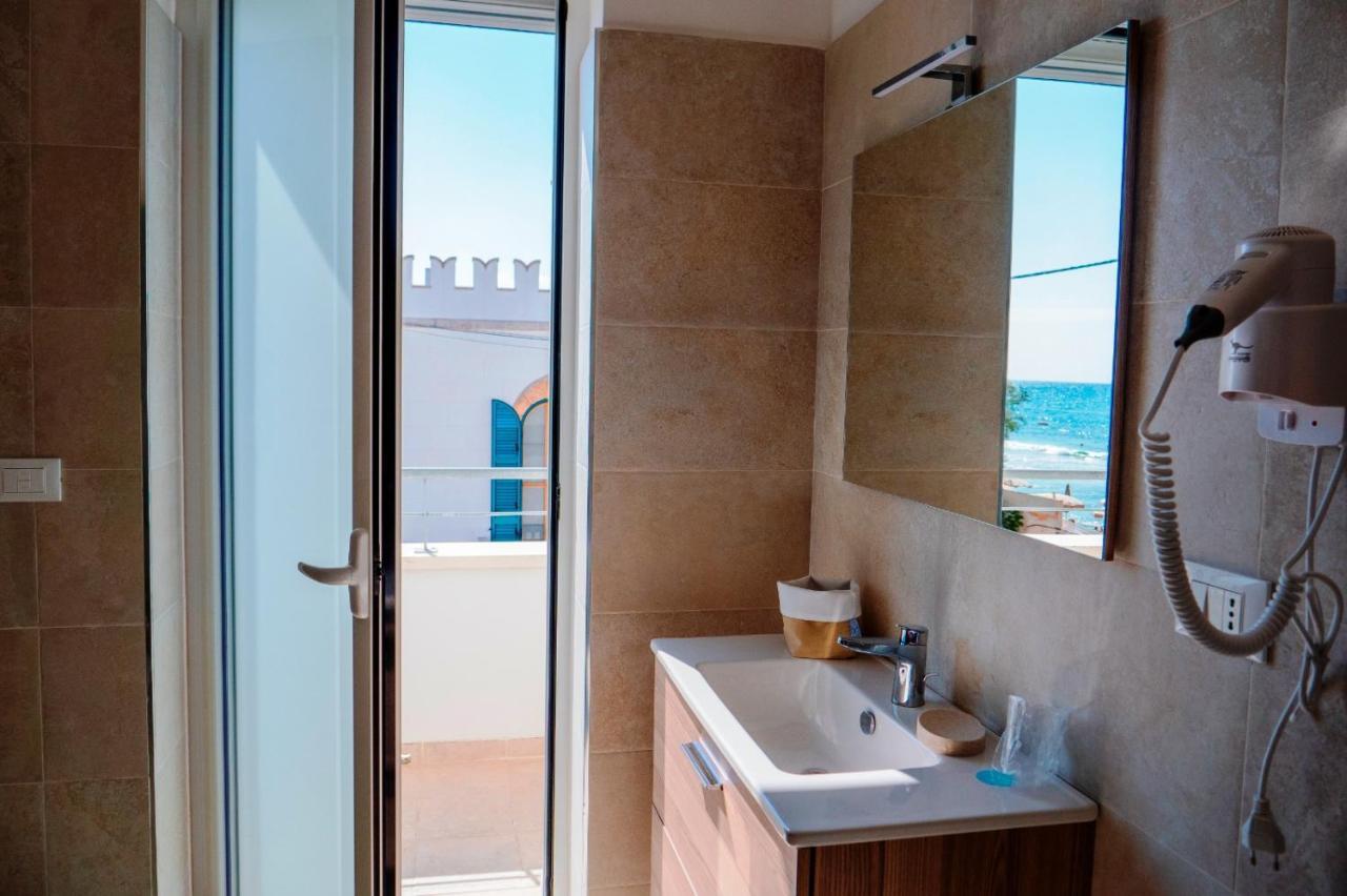 B&B A Un Passo Dal Mare Торре-Канне Экстерьер фото