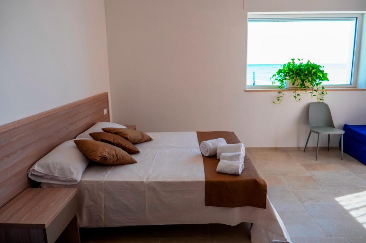 B&B A Un Passo Dal Mare Торре-Канне Экстерьер фото
